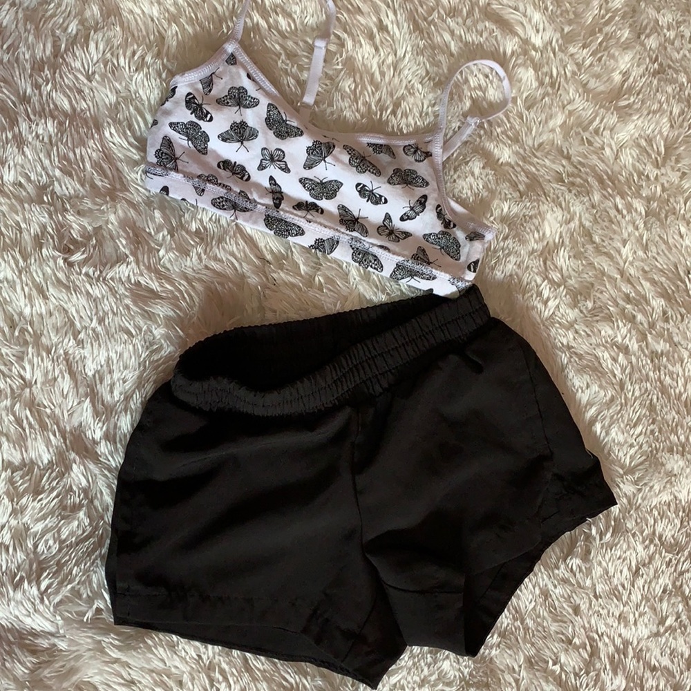 Girls size 5 athletic shorts